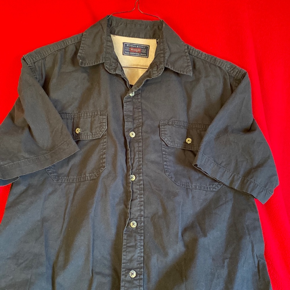 Wrangler Black shirt sleeve button up shirt mens great condition